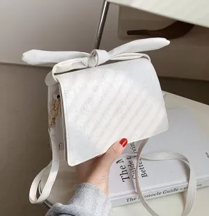 PB131 White Decorated Purse