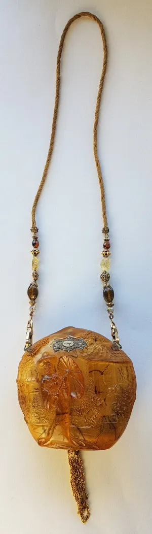 Vintage Maya Evangelista Resin Clam Shell Bag