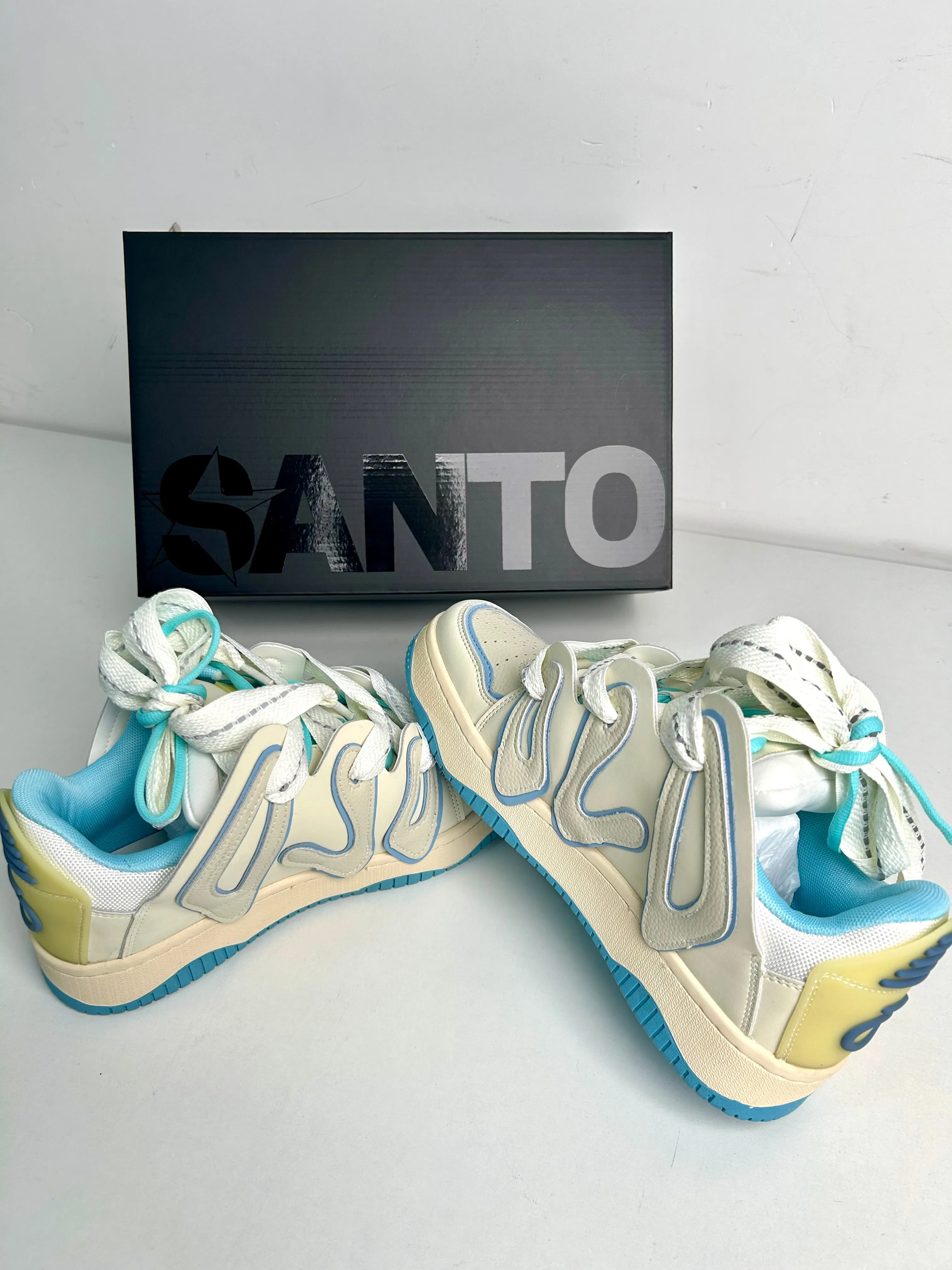 Waved | Beige and Blue Sneakers